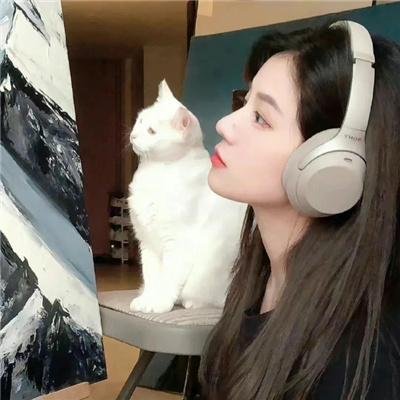 穿着旗袍的女孩